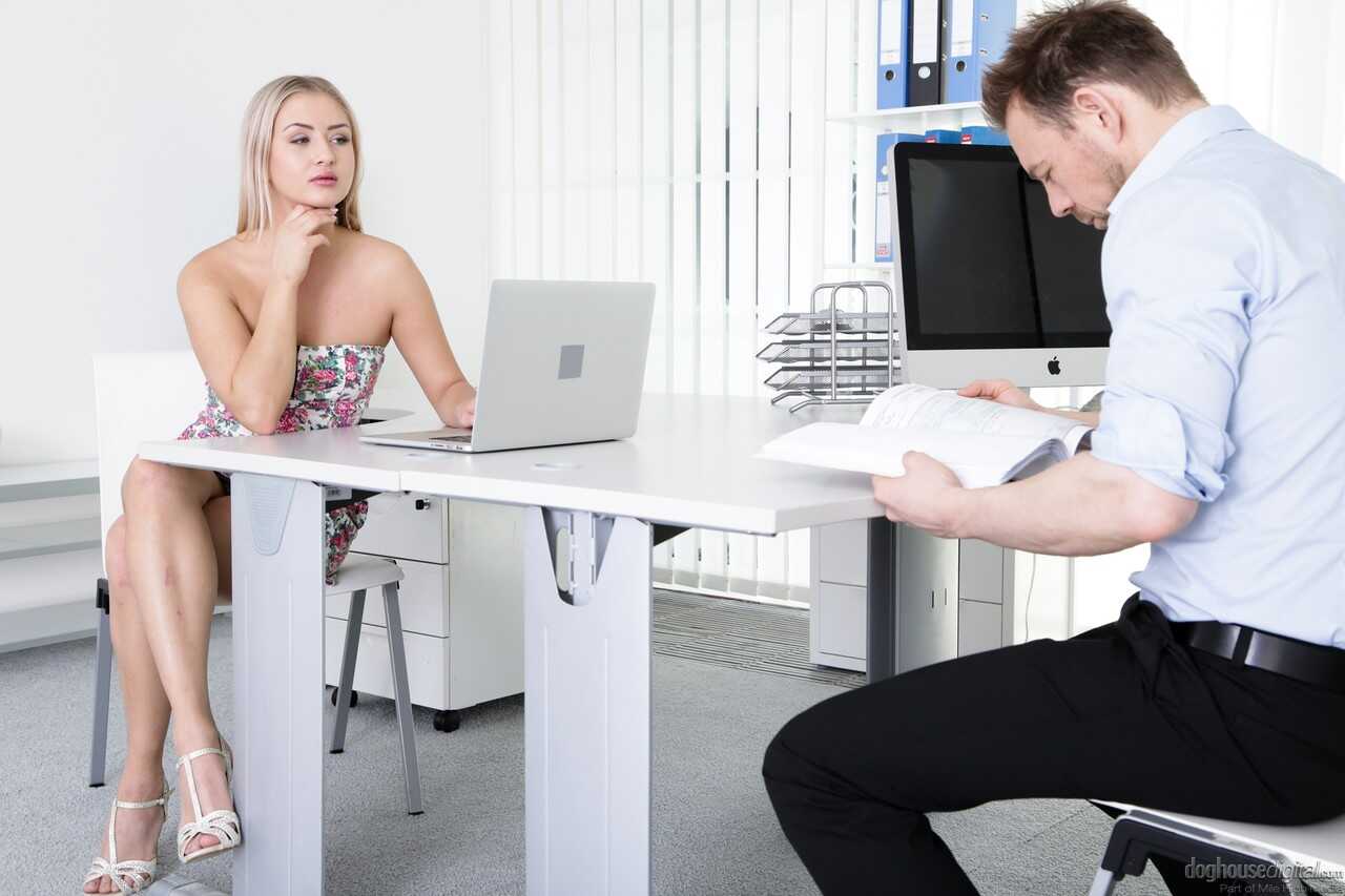 Blonde Cock Craver Cayla Lyons Gets Double Drilled by Tall Dick Erik Everhard and Squirts on High Heels! - Cayla Lyons, Er...