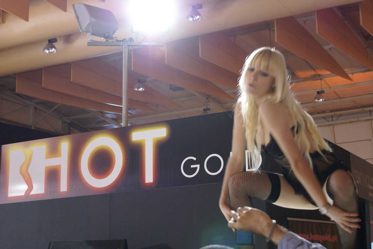 Lena Cova's Public Flashing Adventure: A Blonde Amateur Dancer's Stripping Skills on Display in Stockings - Lena...