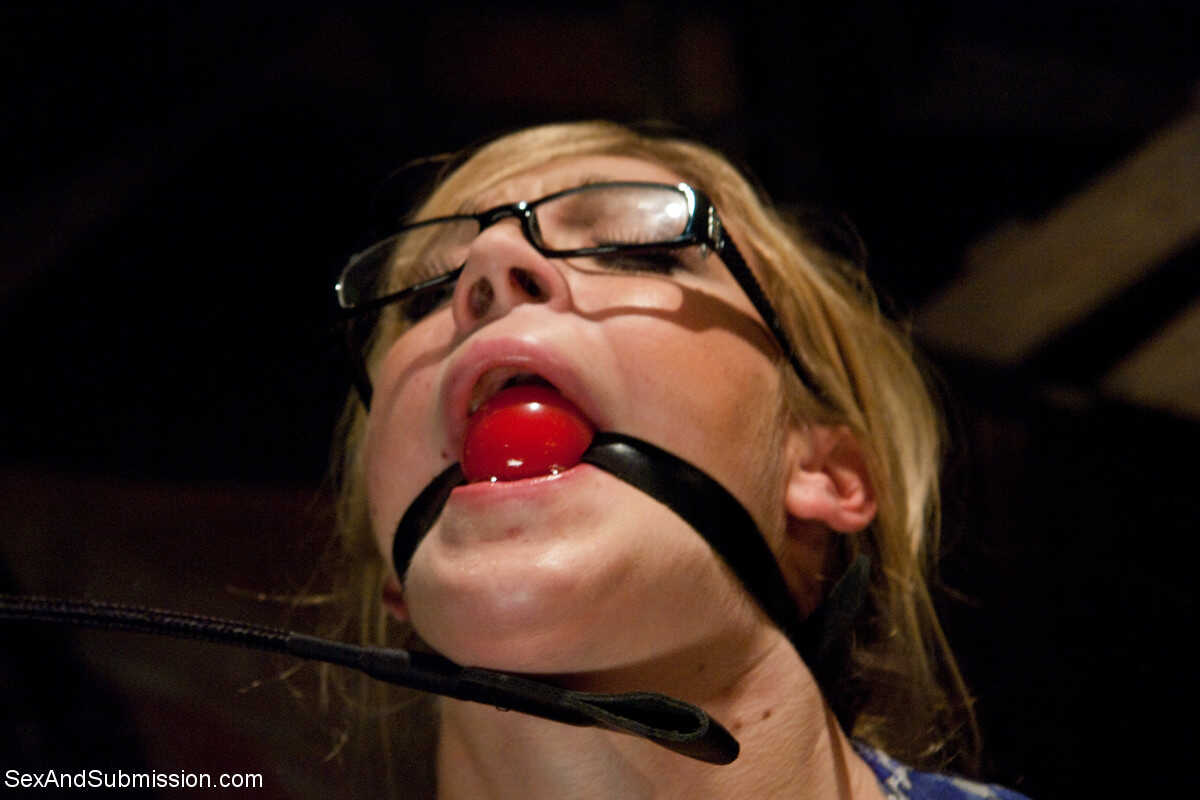 Rough and Ready: Amy Brooke's Submissive Sessions with Ramon Nomar and Cassandra Nix - Amy Brooke, Cassandra Nix, Ram...