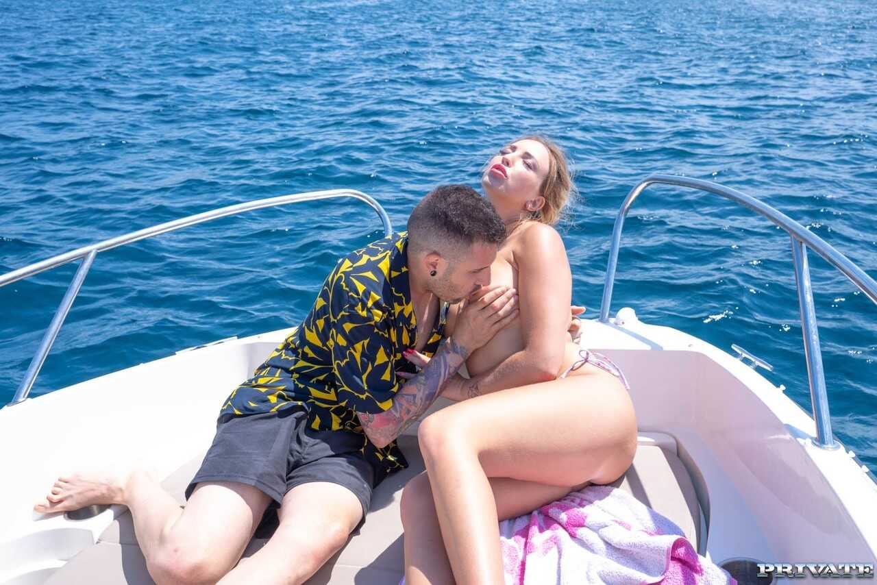 Juicy Juggs and a Shared Cock: Kim Davis and Lilli Vanilli's Wild Threesome - Kim Davis, Lilli Vanilli
