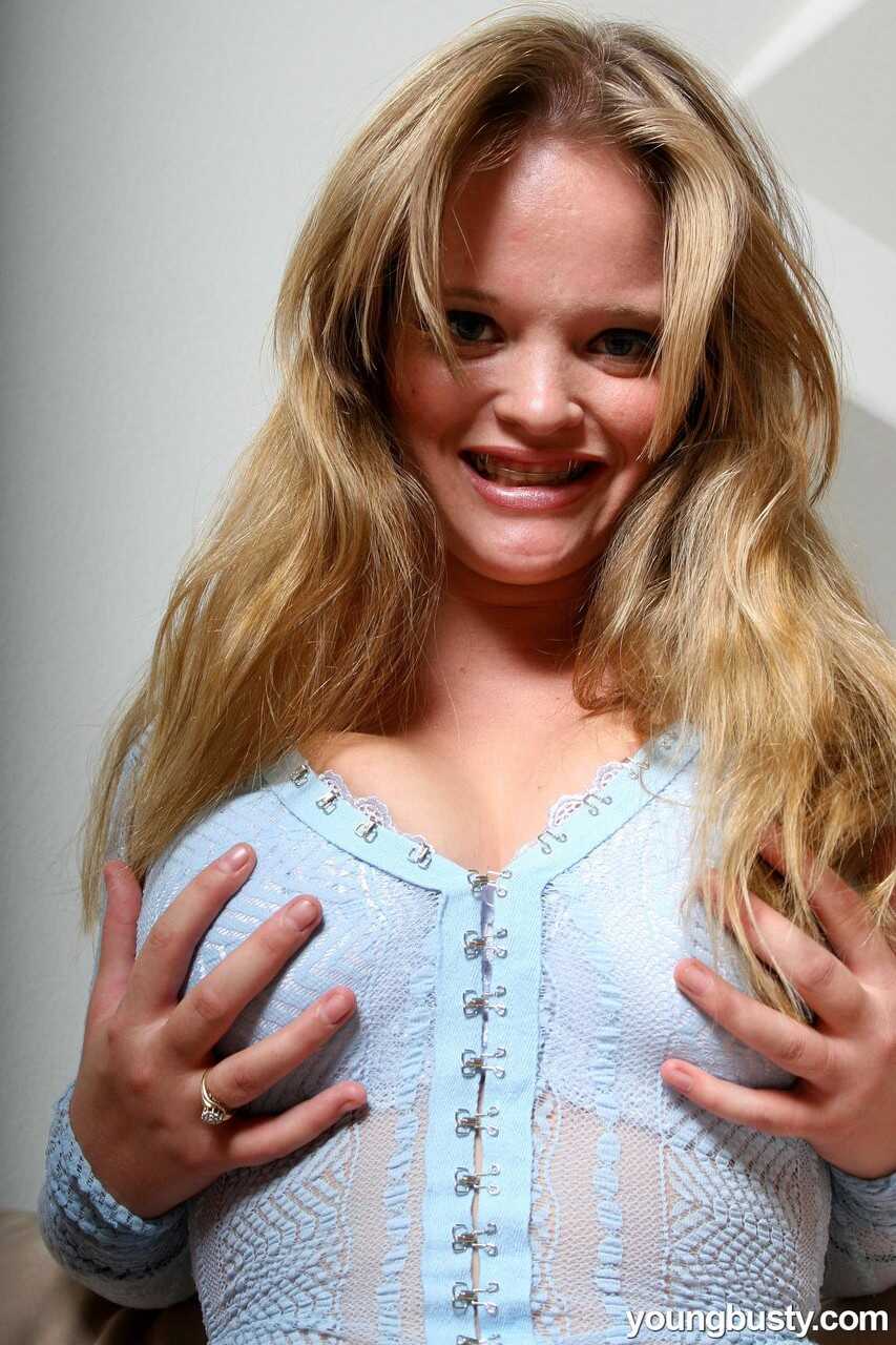 Chubby Kissy's Saggy Natural Tit-Fest: The Chubby Blonde Babe Poses Topless! - Kissy Darling