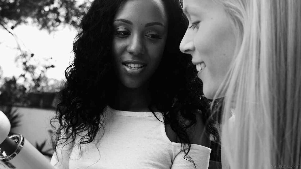 Noe Milk's Sweet Cream Pies: Lesbian Facesitting Erotica with Sweet Cat - Noe Milk, Sweet Cat
