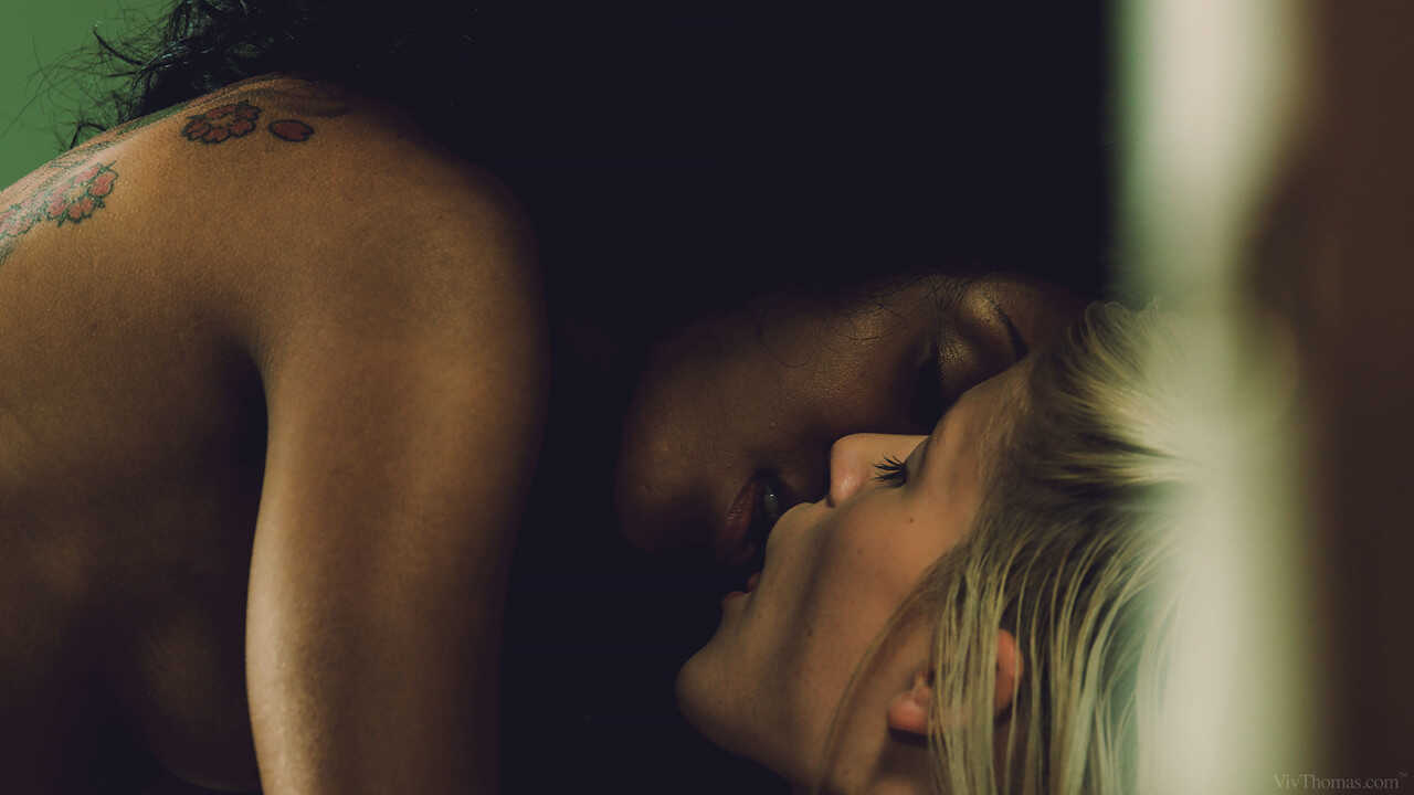 Noe Milk's Sweet Cream Pies: Lesbian Facesitting Erotica with Sweet Cat - Noe Milk, Sweet Cat