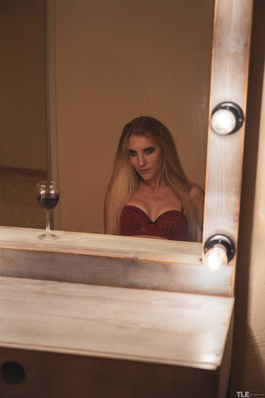 Kerry Bradshow's Lingerie Strip Show: A Ukrainian Beauty Takes Off Her Clothes In Front Of The Camera - Kerry Bradshow