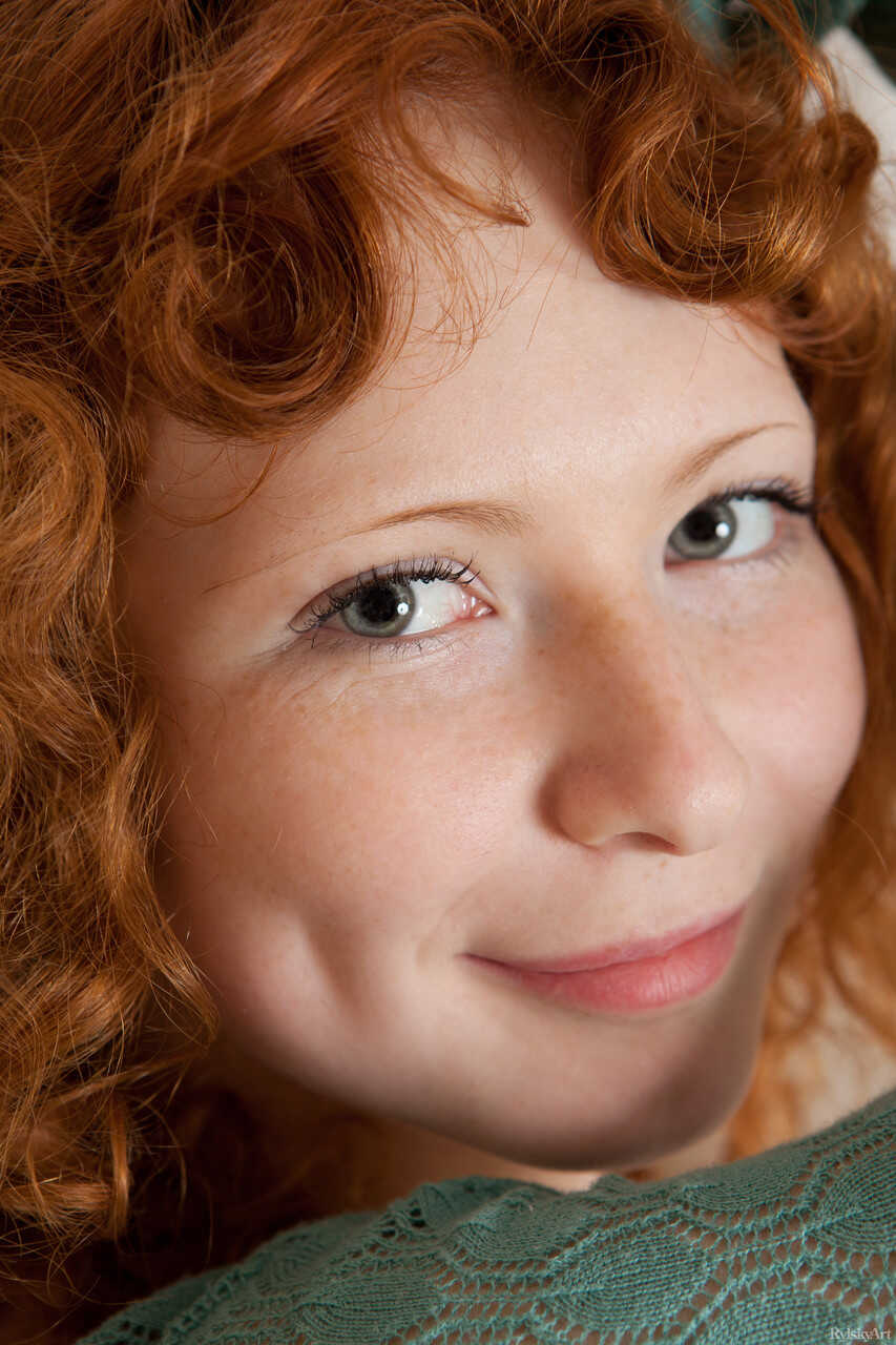 Curly-haired redhead Rochelle's sexy bedroom antics leave nothing to the imagination! - Rochelle