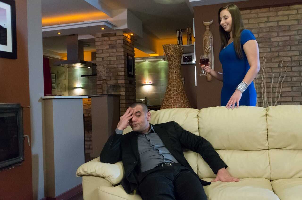 Slippery Feet and Hard Cock: Antonio Ross' Sexy Session with Excited Hungarian Brunette Carla Crouz - Antonio Ross, C...