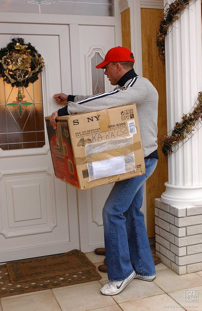Ditty Blue's Long Legged Deliverance: A Blonde Starlet Gets Assfucked by Her Delivery Boy - Ditty Blue