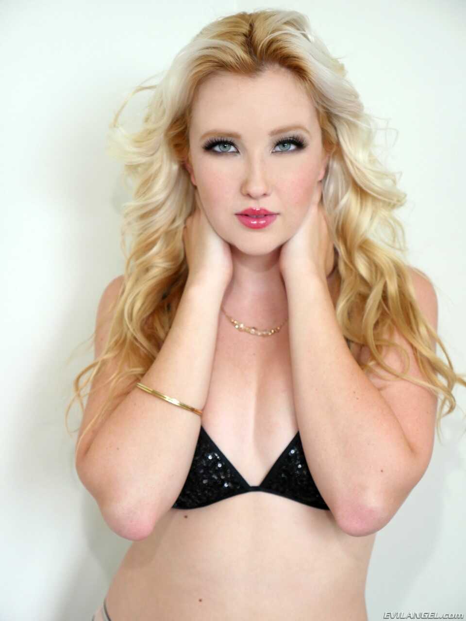 Gorgeous blonde Samantha Rone gets double-teamed by ten hung dicks in her lingerie - Alex Davis, Axel Aces, Brad Knight, C...