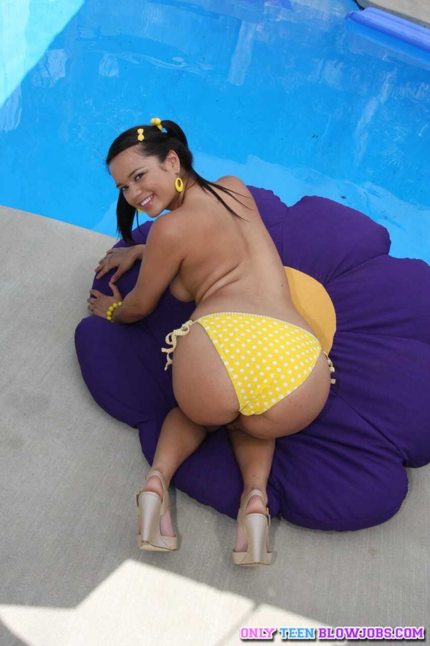 Sexy brunette Bliss Lei's epic blowjob takes a wild turn when she discovers a massive cock in the swimming pool! - Bl...