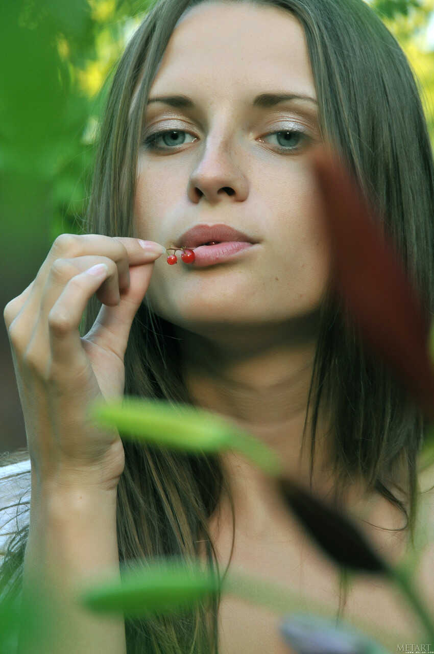 Nata F's Hairy Country Garden Romp: Tits in the Bushes and Bush in Her Mouth! - Nata F