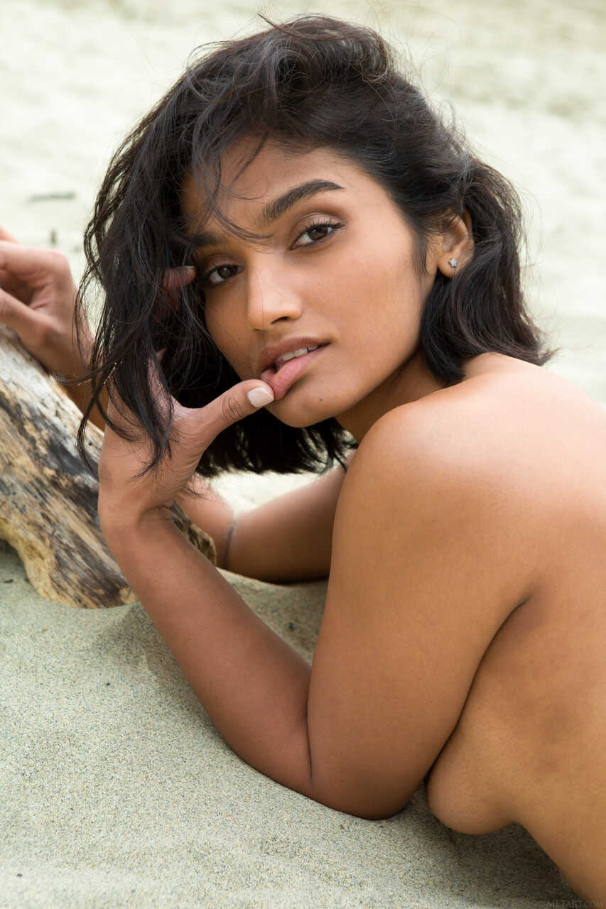 Gorgeous teen Angel Constance unveils her cute titties and poses on the beach : Indian Teen, Desi, Indian Pussy, Beautiful...