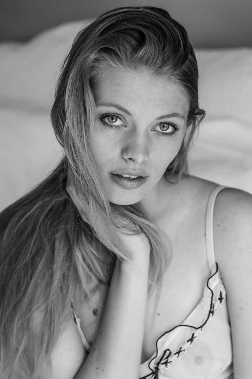 Barely Legal Sophie Sparks Spreads Her Met Art Wide Open for Your Viewing Pleasure - Sophie Sparks