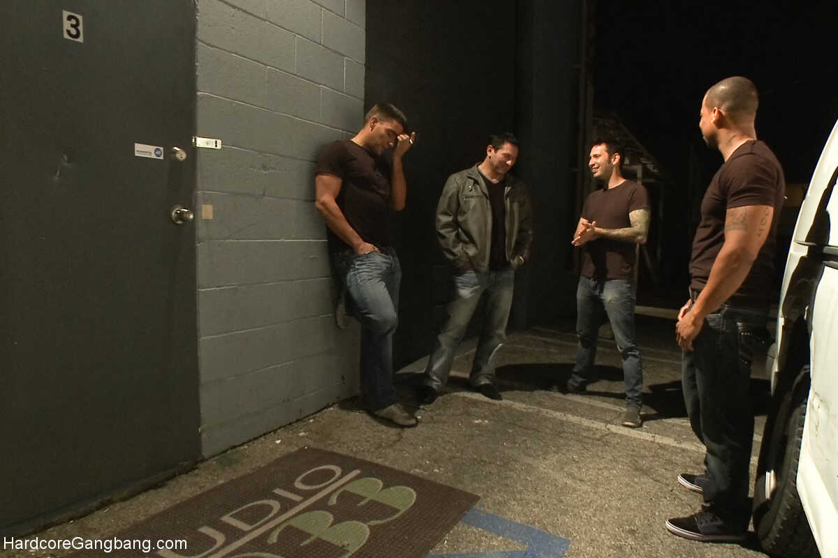 Tara Lynn Foxx's Mom Gangbang with Dirk Huge, John Strong, Mark Davis and Tommy Pistol - Dirk Huge, John Strong, Mark...