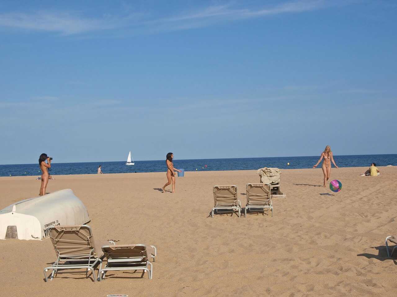 Goddess Nude Agnes & Anna's Beach Orgy, Blowjobs and Gaping Asses! - Agnes, Anna