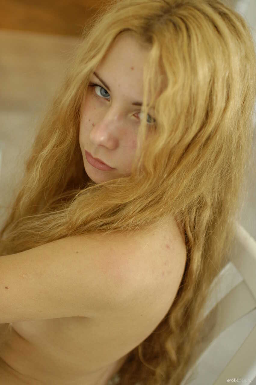 Erotic Beauty Sasha A: The Hairy Teen's Mature Hairy Pussy 