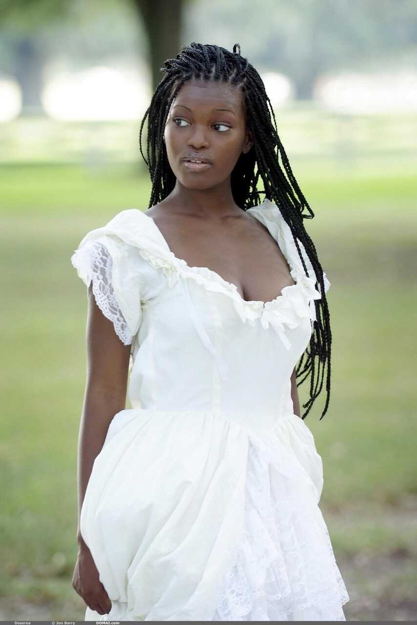 Ebony with amazing big tits Deserea doffs her dress and poses outdoors - Deserea