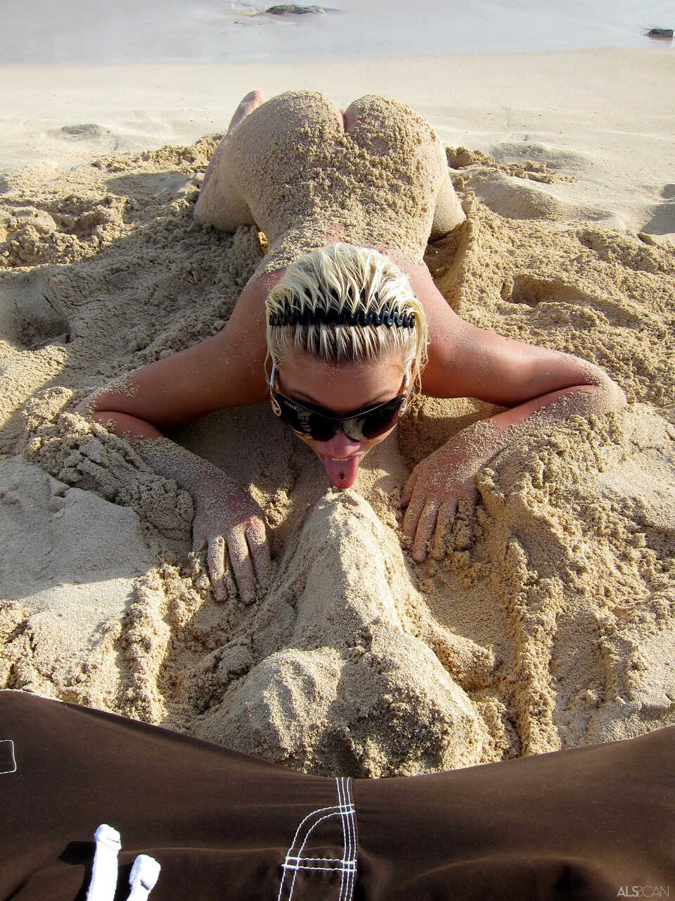 Blonde Lesbian Bibi Noel's Naked Beach Frolic with her Slutty GFs and Bald Pussies - Bibi Noel, Kacey Jordan, Sara James