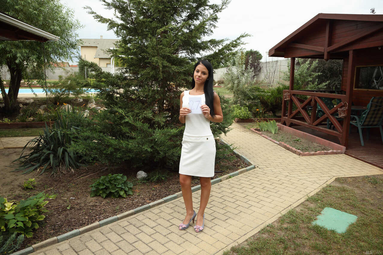 Jessica Swan's ALS Scan: Public Flashing in the Nude at the Nudist Colony - Jessica Swan
