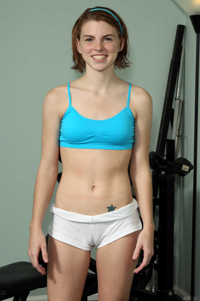 Brunette babe Aubrey Belle gets double penetrated by a blonde lesbian at the gym. - Aubrey Belle, Franziska Facella