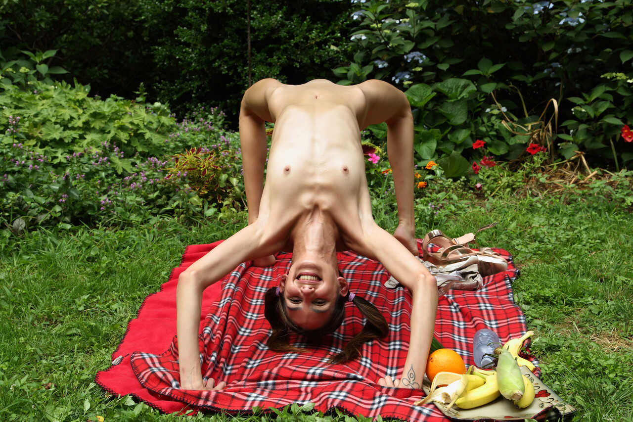 Slim-figured Natalia Nix's Wet and Wild Picnic: A Sweetie's Slender Fingers Explore her Tiny Teen Body - Natalia...