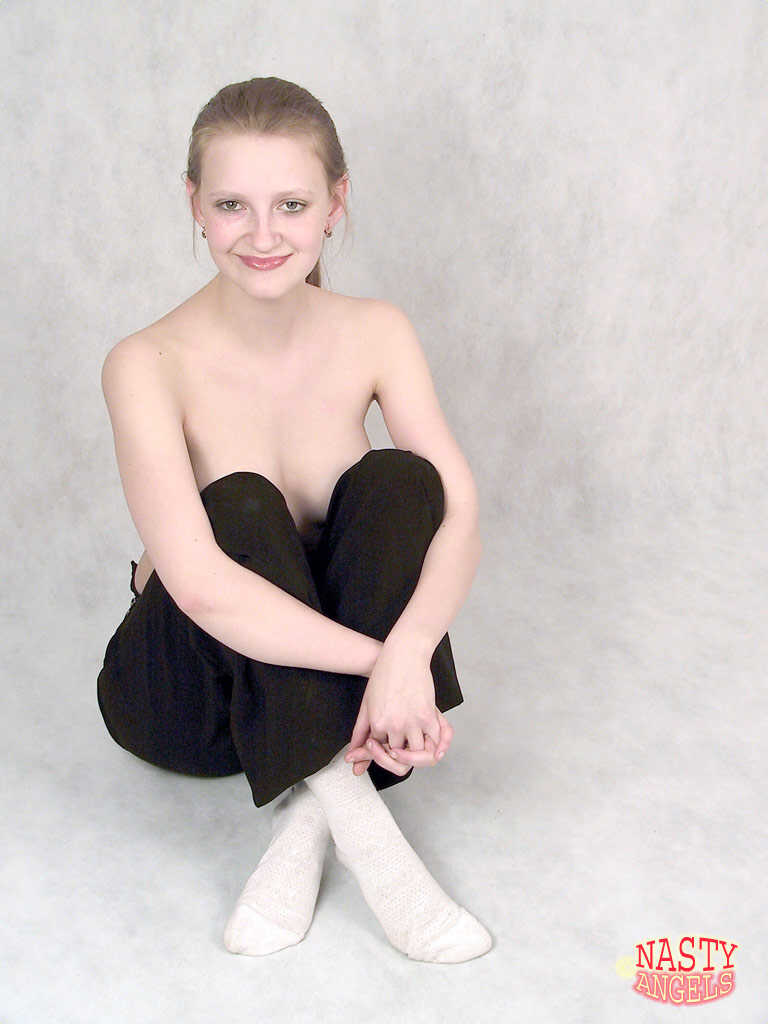 Lusya's Hairy Pink Flower: A Amateur Teen with Small Boobs Shows off Her Natural Beauty on the Floor - Lusya