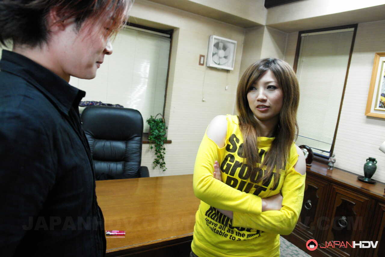 Shy Misaki Aiba's trimmed pussy gets toyed by two studs in a threesome office romp . - Misaki Aiba