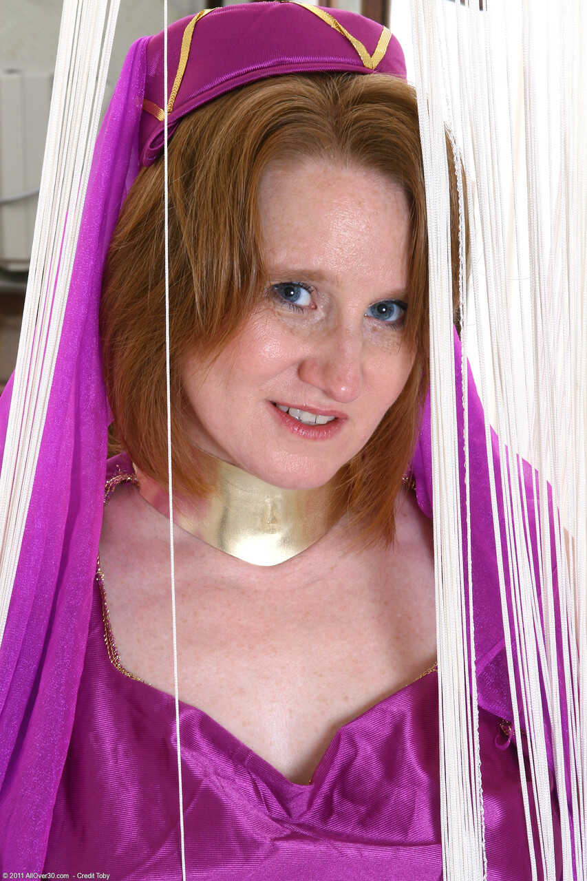Chubby belly dancer Shawn unveils her big tits, ass & fat pussy - Shawn