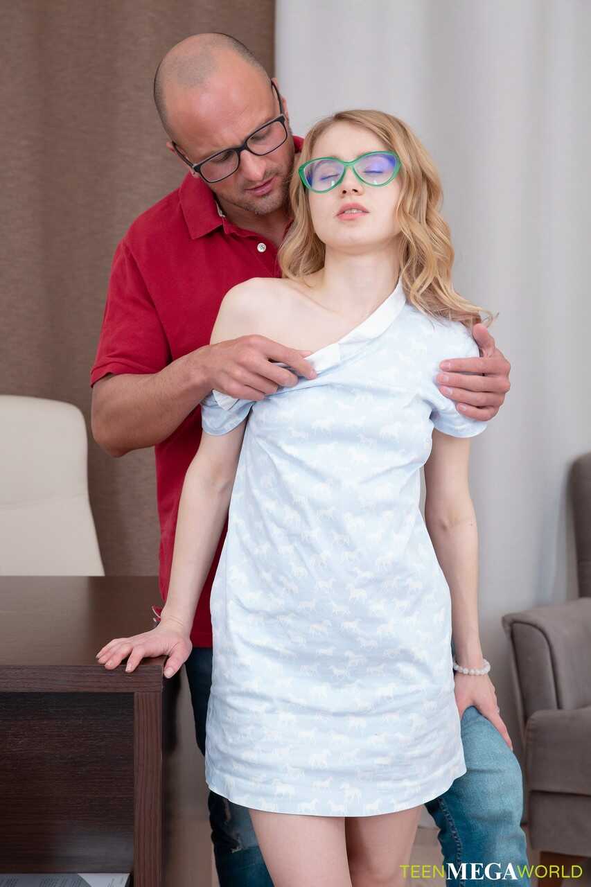 Geeky teen Lightfairy takes a cock up her pussy & gets a monster facial in sexy blonde American teen upskirt - Light F...