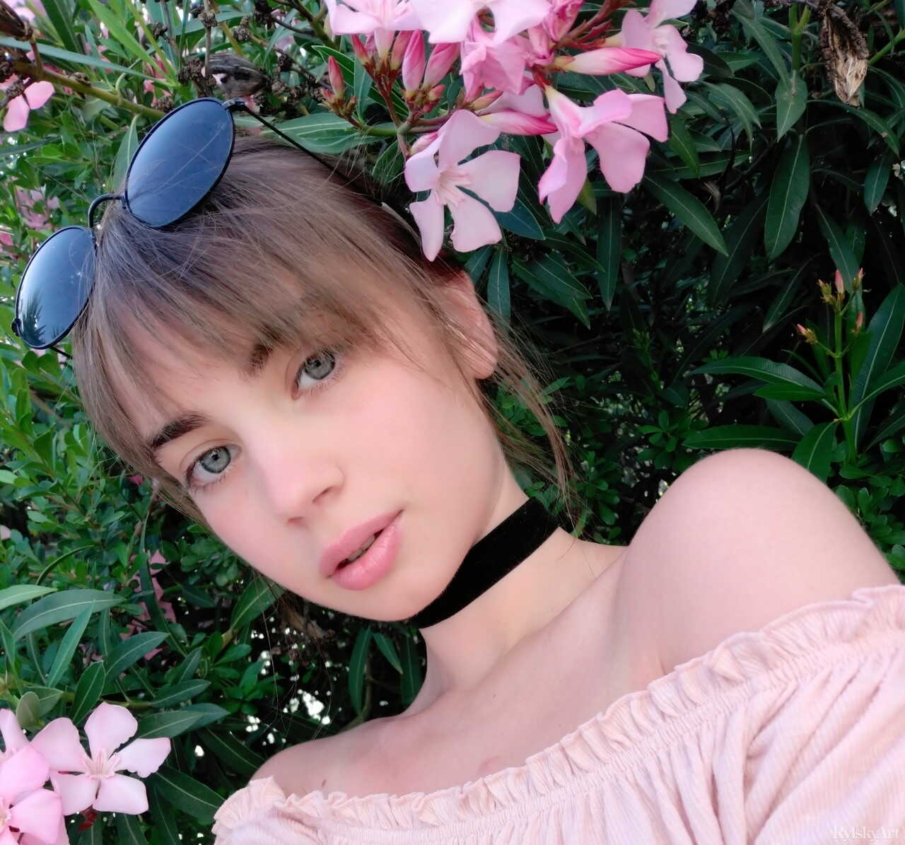 Palm of Pleasure: Paloma's Belarusian Beauty on Display in Her Sexiest Nude Poses - Paloma