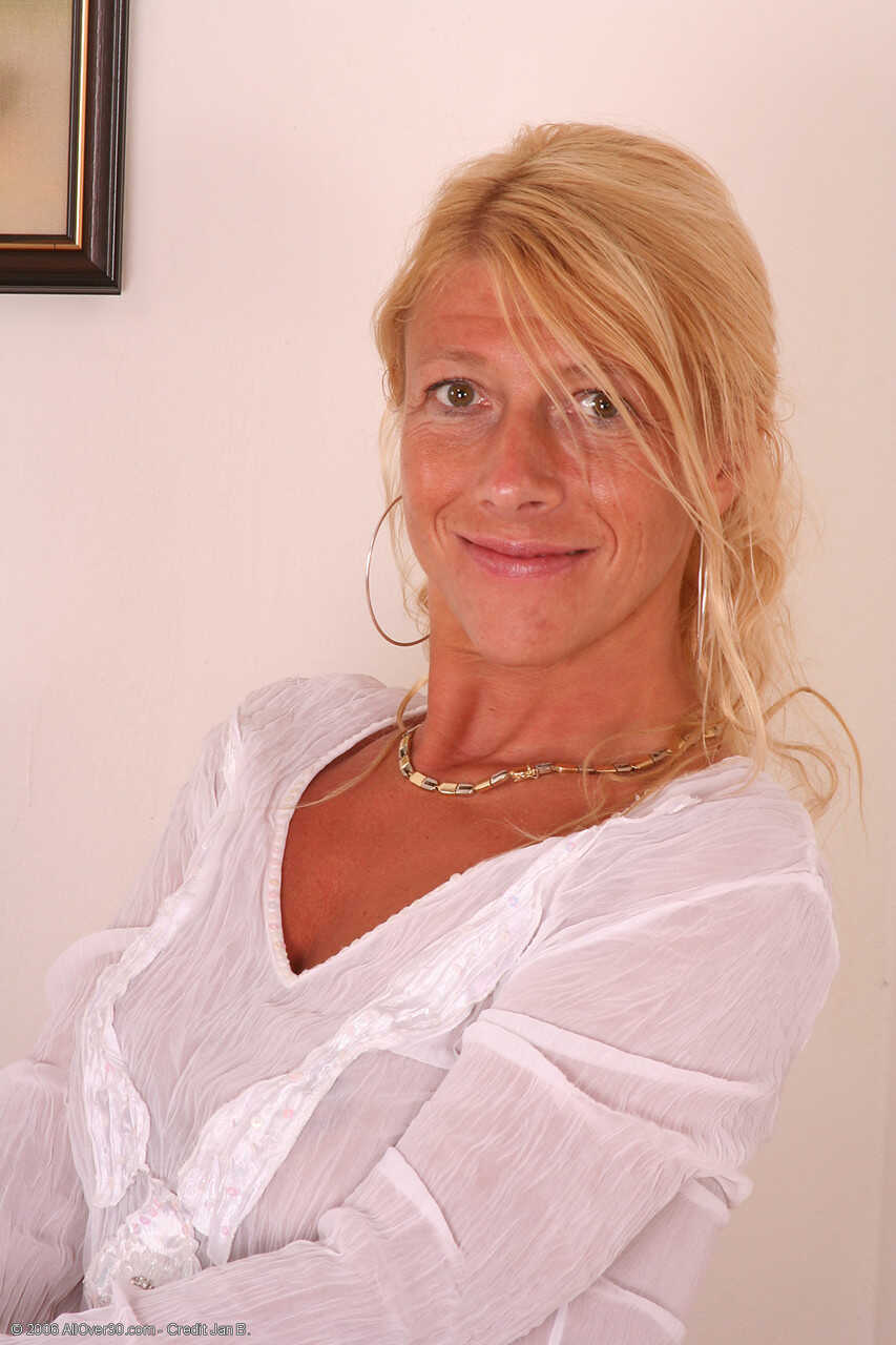 Sylvie's Jubilant Juicy Jugs & Sultry Cunt - Sylvie