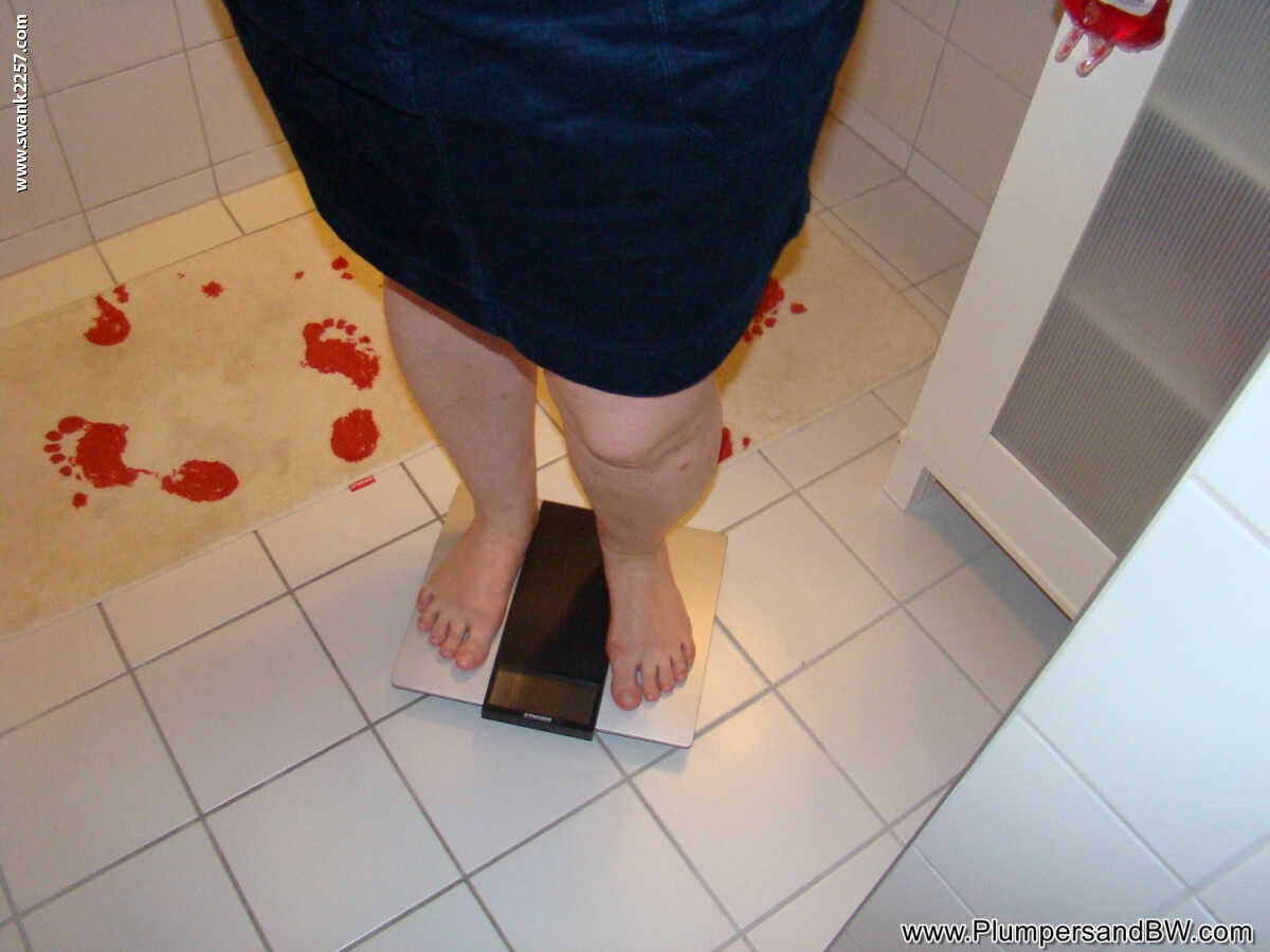 Chubby amateur Edita takes a huge shit on the toilet while exposing her fat ass and huge saggy tits - Edita
