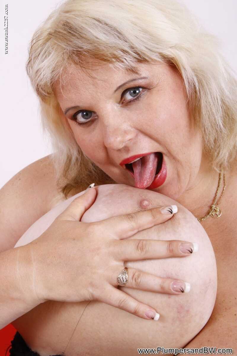 Granny's Busty Secret: Juliana B. Shows Off Her Meaty Snatch in 4K HD! - Juliana B