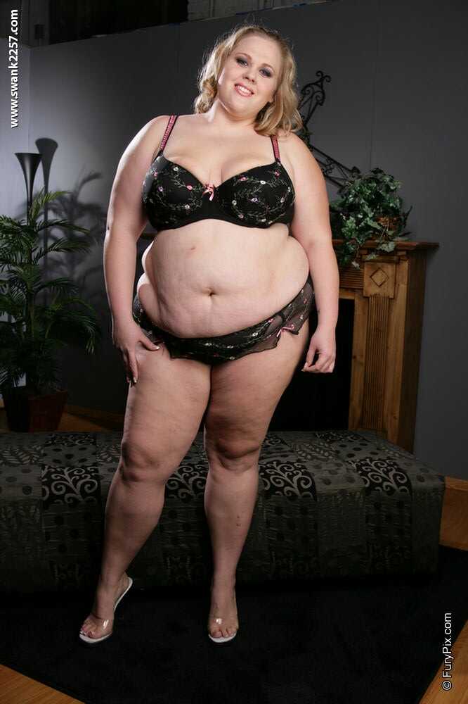 Christina's Curvy Cocktail Hour: Chubby Blonde Shakes Her Fat Ass While Playing With a Dildo - Christina Curves