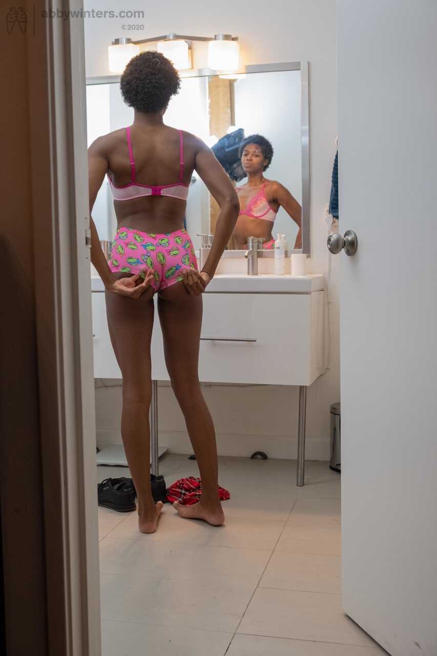 Ebony Ass Worship: Ashlee L's Hairy Bush and Skinny Thighs