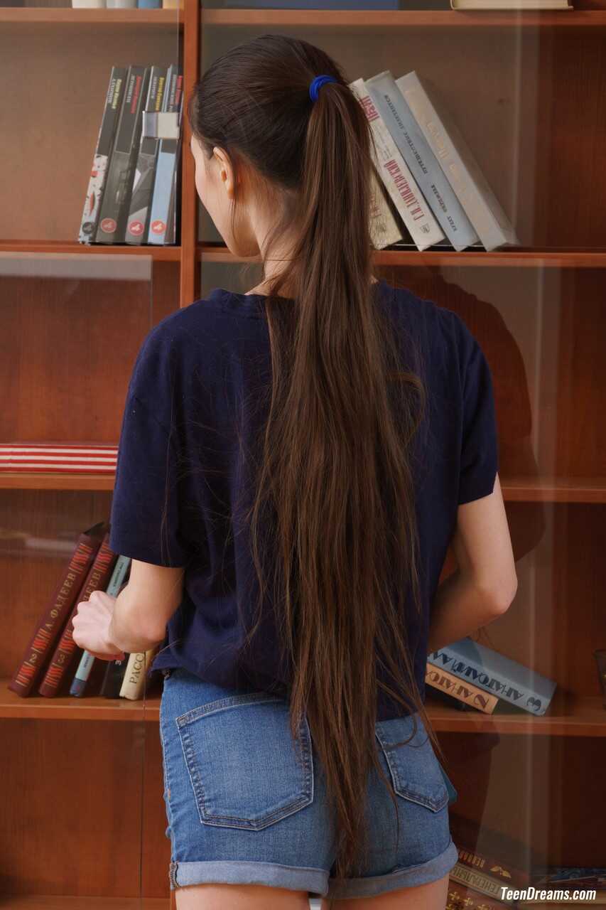 Leona Mia's Nipples Hardcore Exposure In Tight Jeans - Leona Mia