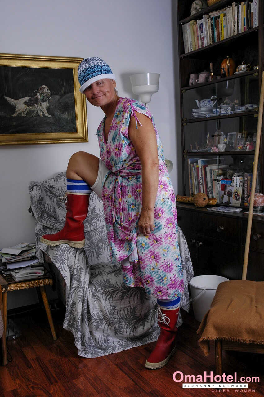 Very old granny Majka toying her starved pussy with a dildo on a chair Wrinkled Granny Over 70 Mature Granny Tries Out New...