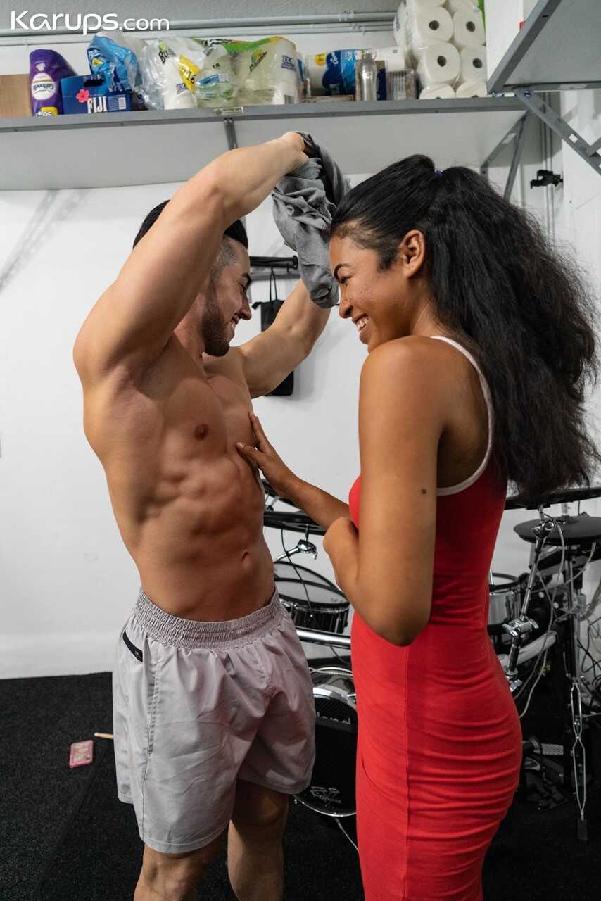 Brunette Rockstar Maya Farrell rides a big cock & takes a drippy facial while getting her ebony ass pounded by the tal...