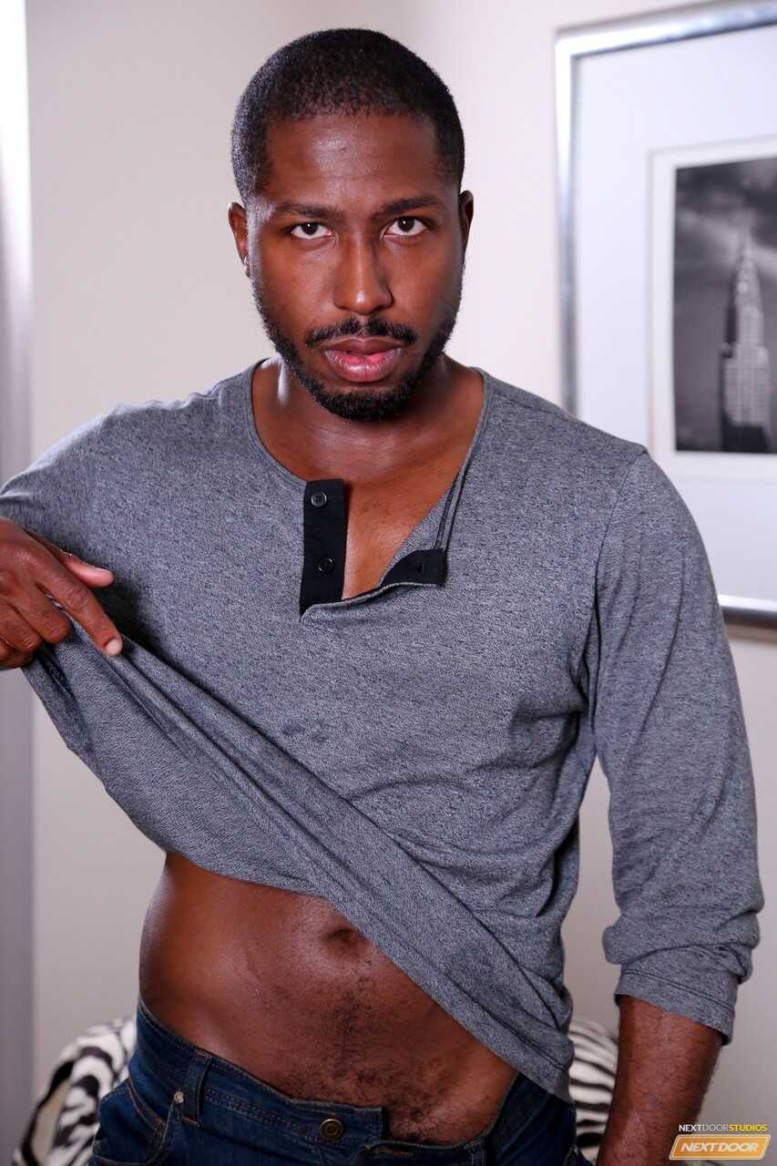 Kissing and Fucking: Damian's Big Ebony Brother-in-Law Takes His Meaty Tool - 