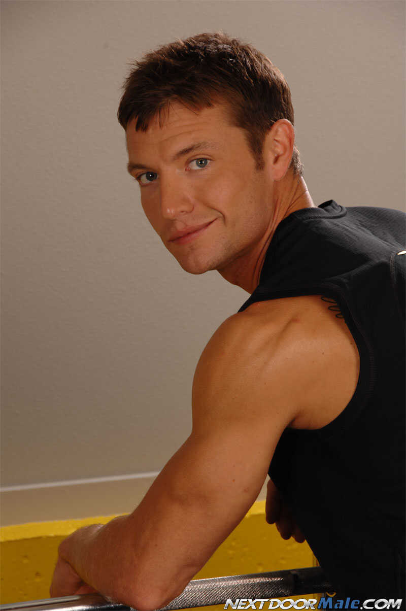Workout Warrior Kevin Crows Stretches His Ripped Abs and Unleashes His Huge Dong - 