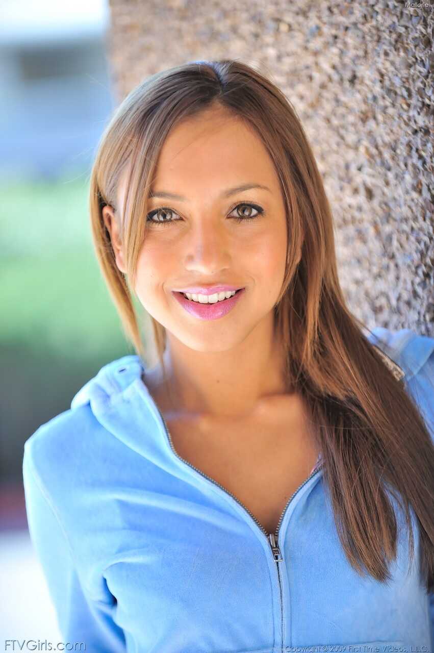 Naked Mallorie Poses in the Streets, Showcasing her Natural Beauty and Thigh Gap - Veronique Vega
