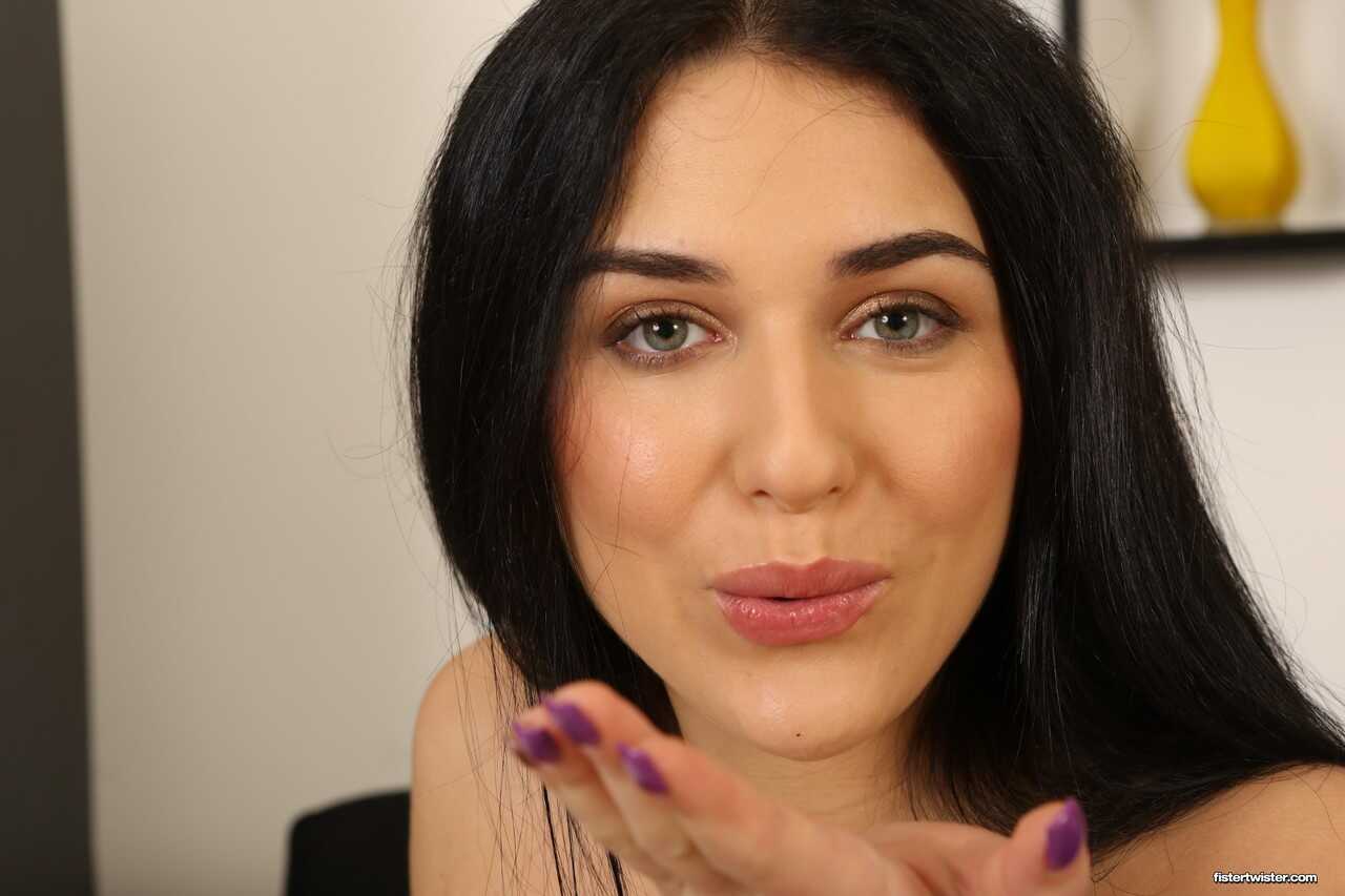 Russian babe Jessica Lincoln reveals her small tits and toys her muff while peeing, with the help of Women Peeing - Jessic...