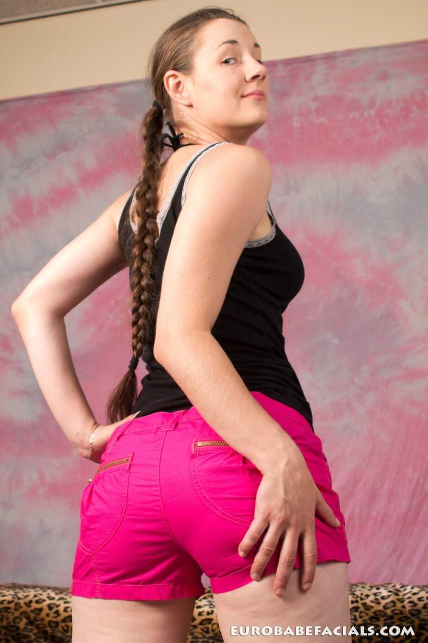 Sexy Natalya American flaunts her juicy ass and gives head for a facial cum on face - Natalya