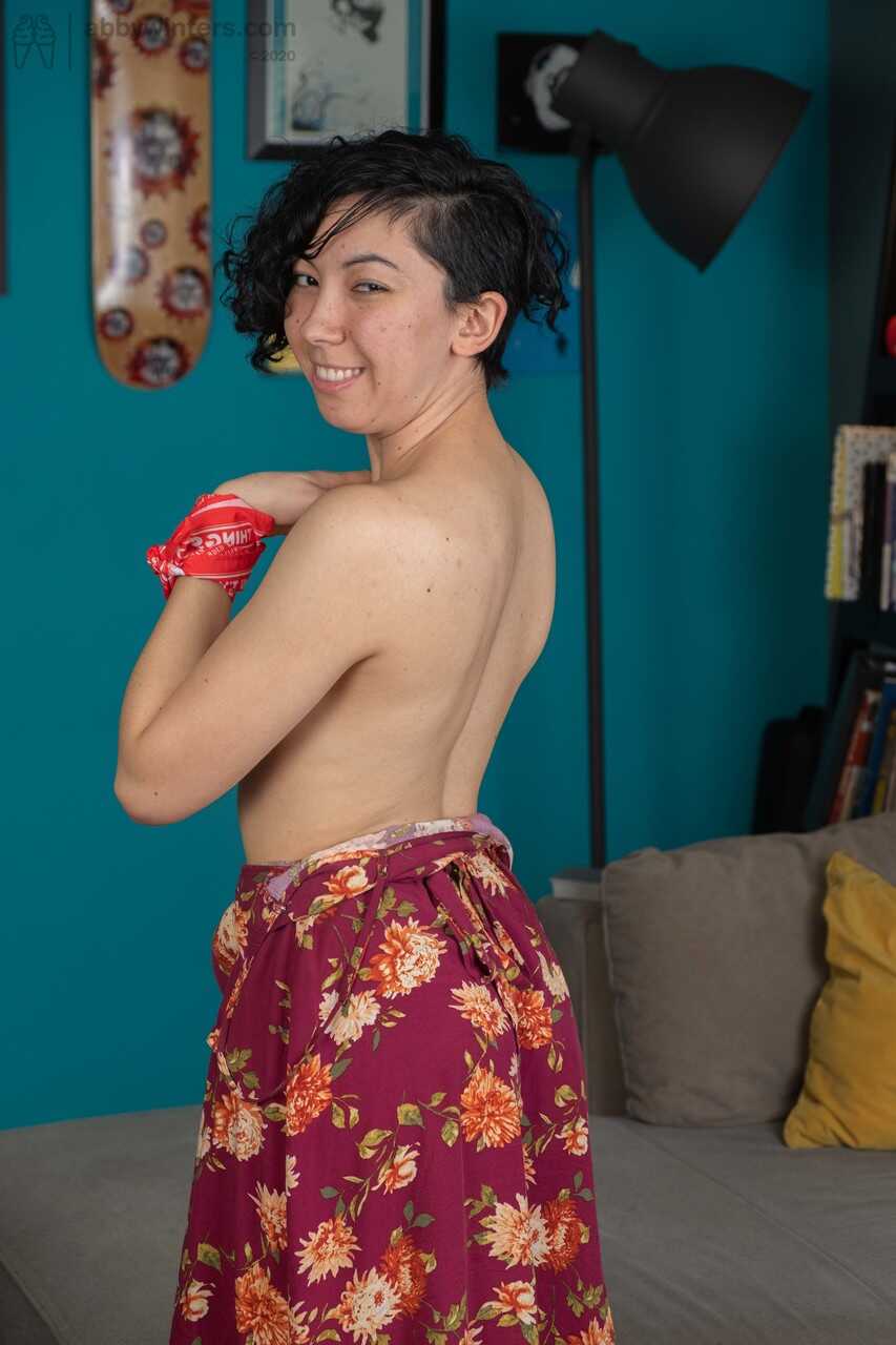 Juno H's Hairy Bush: An Asian Rubdown - Juno H