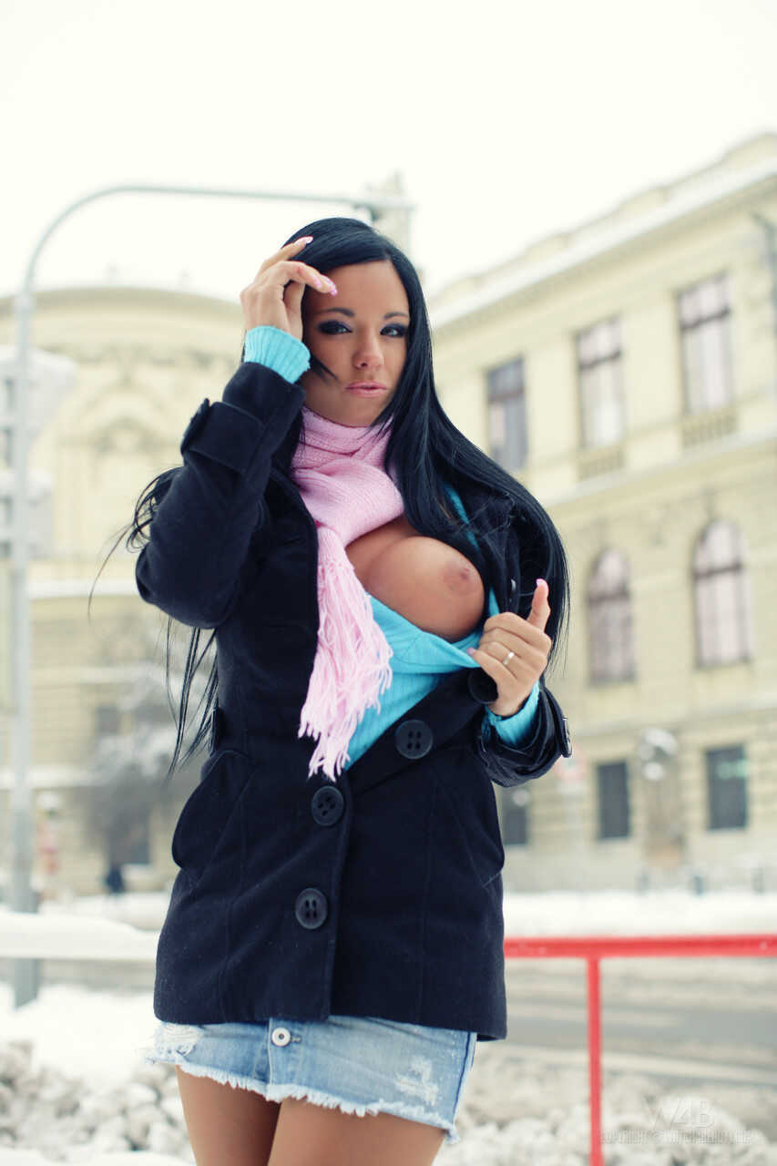 Frosty Snowbunnies: Ashley’s icy adventure with her amazing tits!