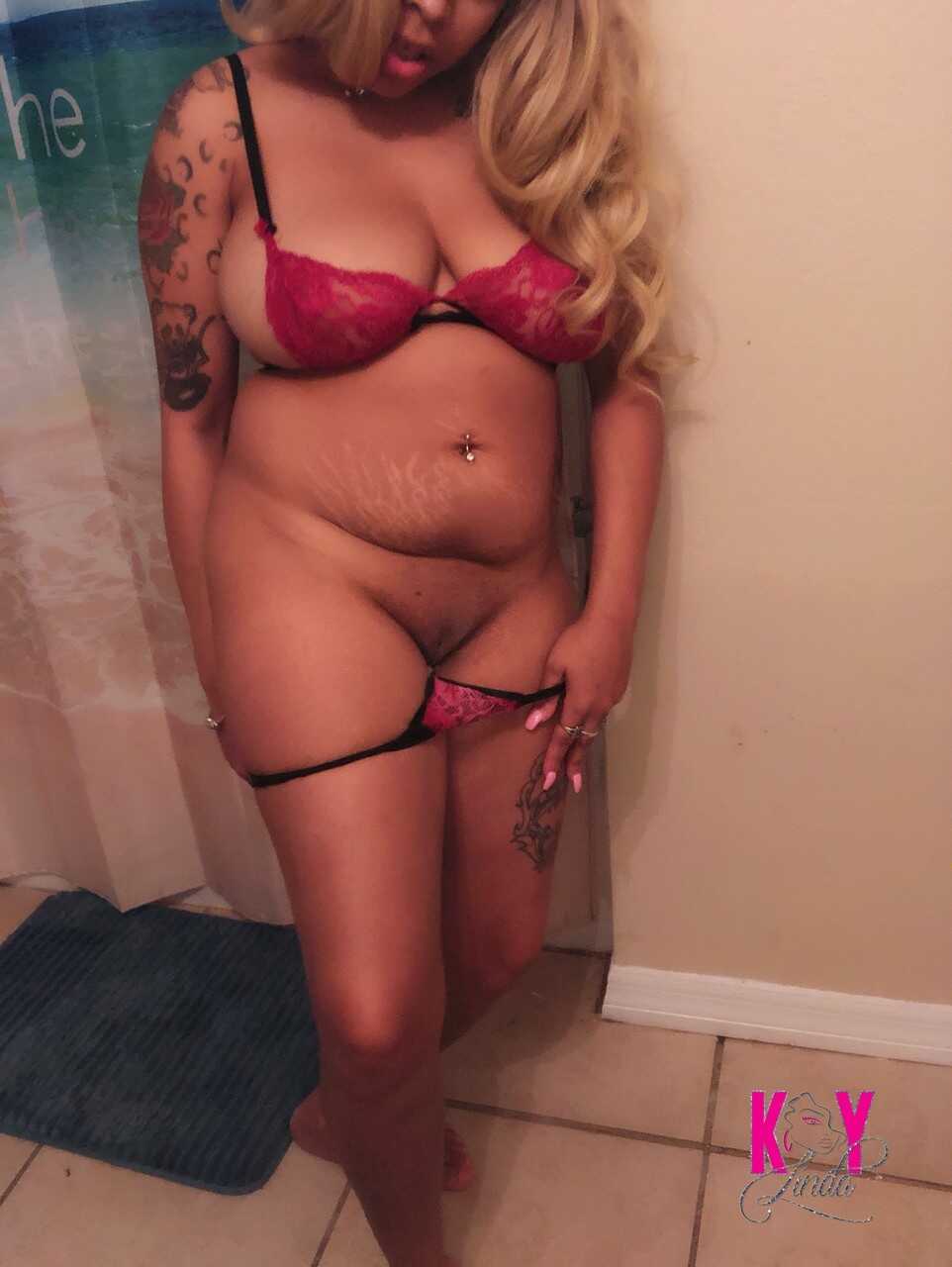 Blonde ebony with a tattoo Soykay Linda flaunts her big ass and tits in a solo  Blonde Ebony Blowjob - Soykay Linda