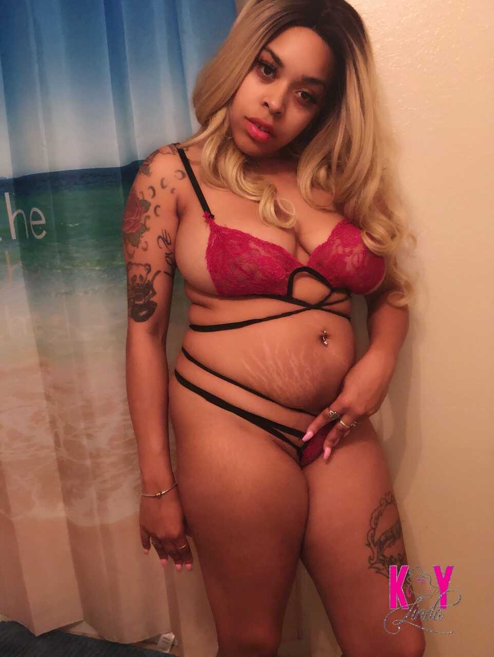 Blonde ebony with a tattoo Soykay Linda flaunts her big ass and tits in a solo  Blonde Ebony Blowjob - Soykay Linda
