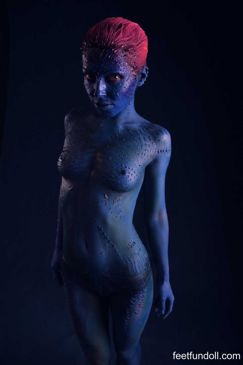 Redheaded babe in cosplay body paint Lisa Dove flaunts her tiny boobs and bottom! - Lisa Dove