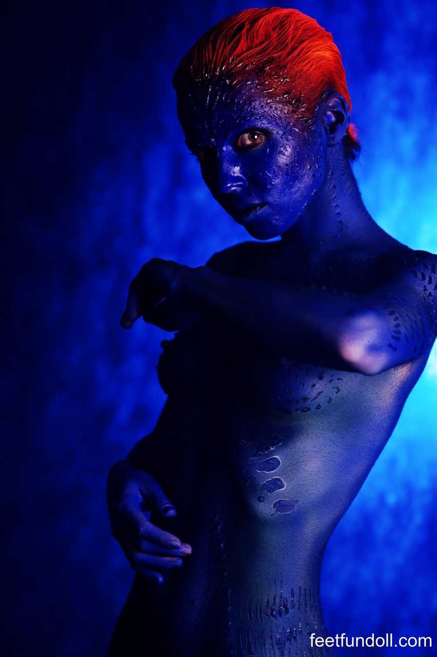 Redheaded babe in cosplay body paint Lisa Dove flaunts her tiny boobs and bottom! - Lisa Dove