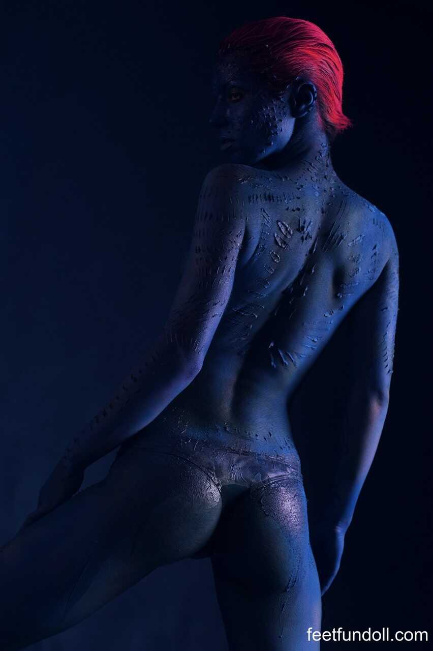 Redheaded babe in cosplay body paint Lisa Dove flaunts her tiny boobs and bottom! - Lisa Dove