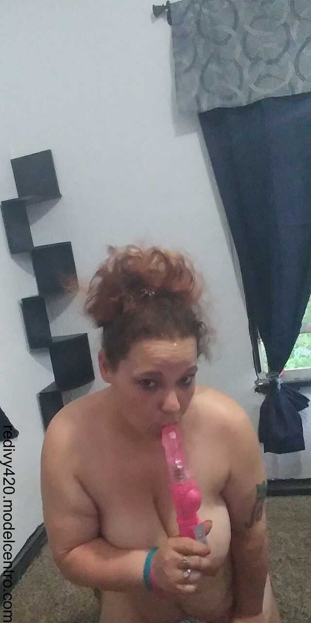 Fulfilled Red Ivy Stuffs a Pink Toy in her Juicy BBW Cunt on the Living Room Floor - Red Ivy